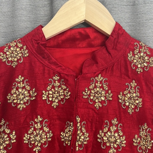 Beautiful red embroidered silk jacket with kundan work anarkali Bridal dress - Picture 5 of 14
